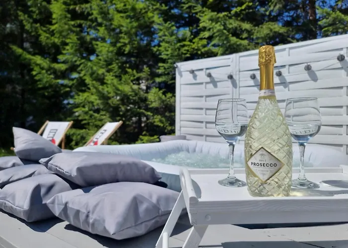 Z Jacuzzi Nad Zatoka 度假居