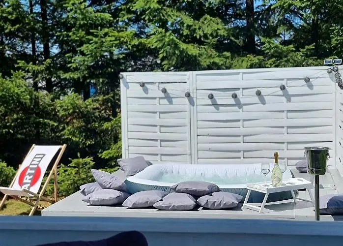 度假居 Z Jacuzzi Nad Zatoka