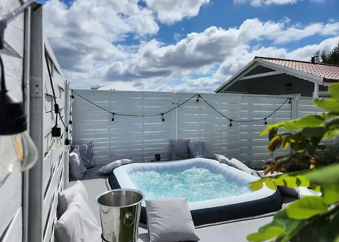 Z Jacuzzi Nad Zatoka 帕克